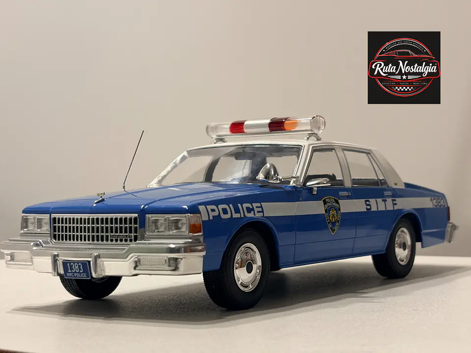 Auto Chevrolet Caprice 1987 NYPD MCG Escala 1:18- 2° SE.LECCIÓN 1