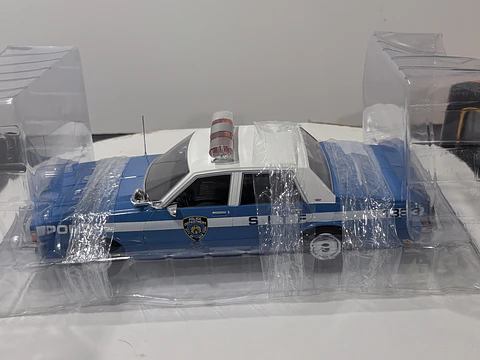 Auto Chevrolet Caprice 1987 NYPD MCG Escala 1:18- 2° SE.LECCIÓN