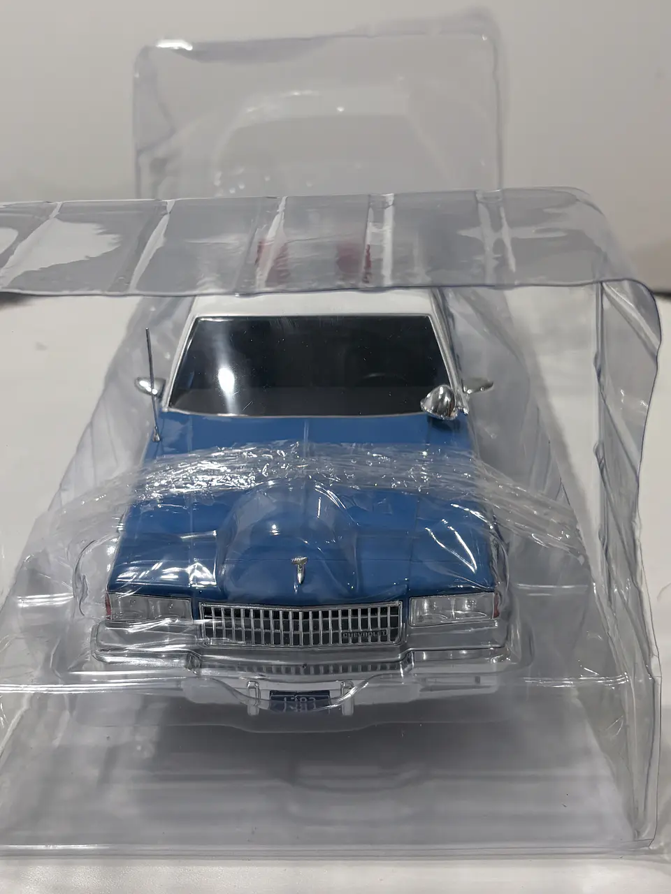 Auto Chevrolet Caprice 1987 NYPD MCG Escala 1:18- 2° SE.LECCIÓN 3