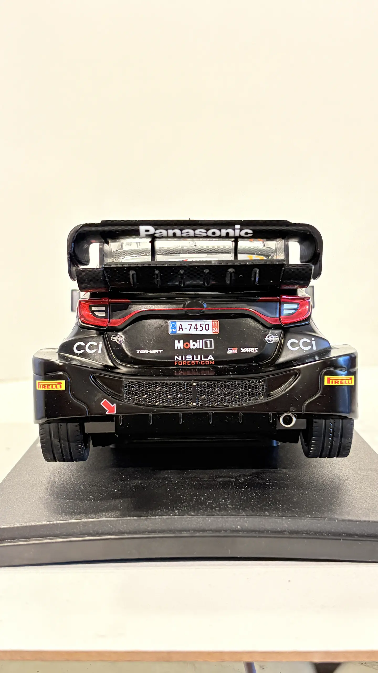 Toyota GR Yaris Rally1 Ogier Croacia 2024 IXO 1:18 6