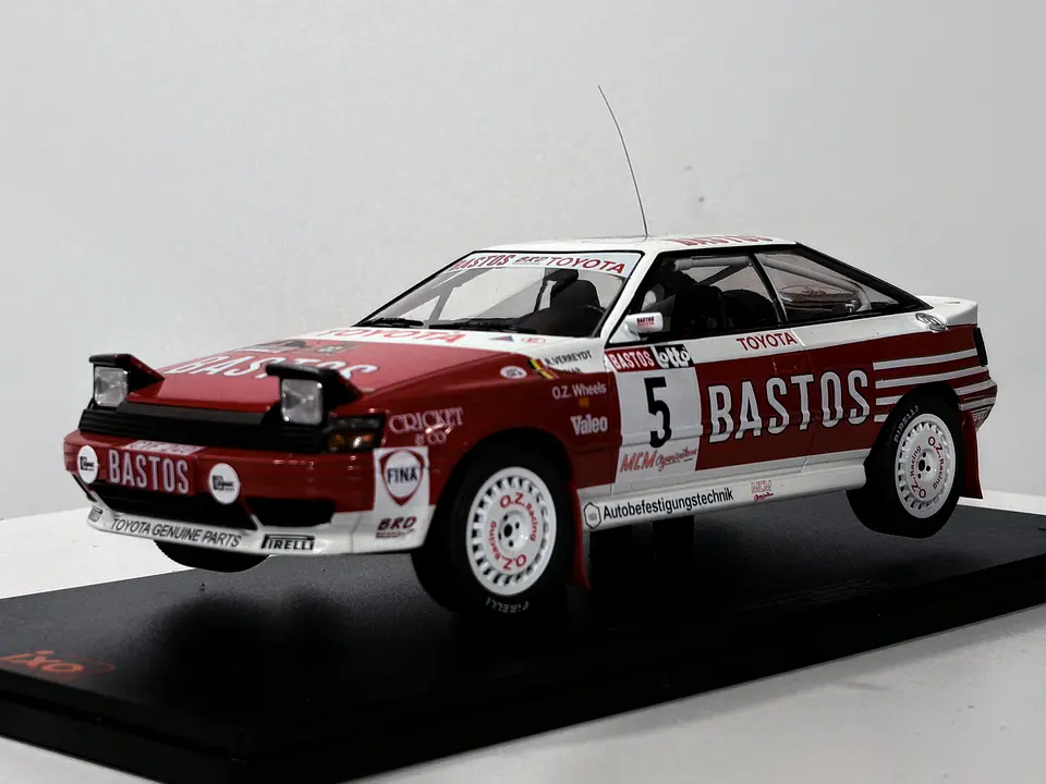 Auto Toyota Celica GT4 ST165 Rally 1990 | IXO Escala 1:18  1