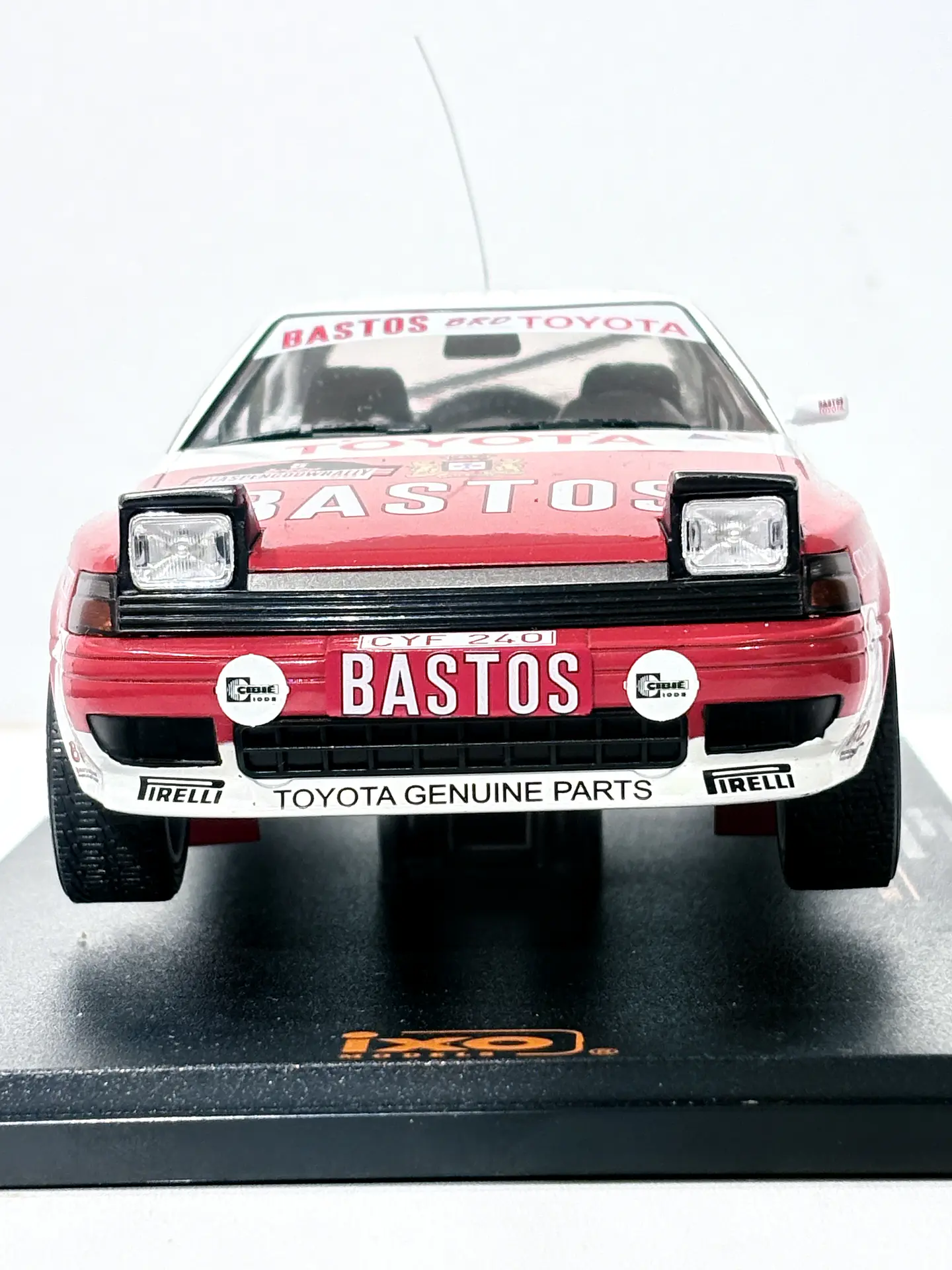 Auto Toyota Celica GT4 ST165 Rally 1990 | IXO Escala 1:18  4