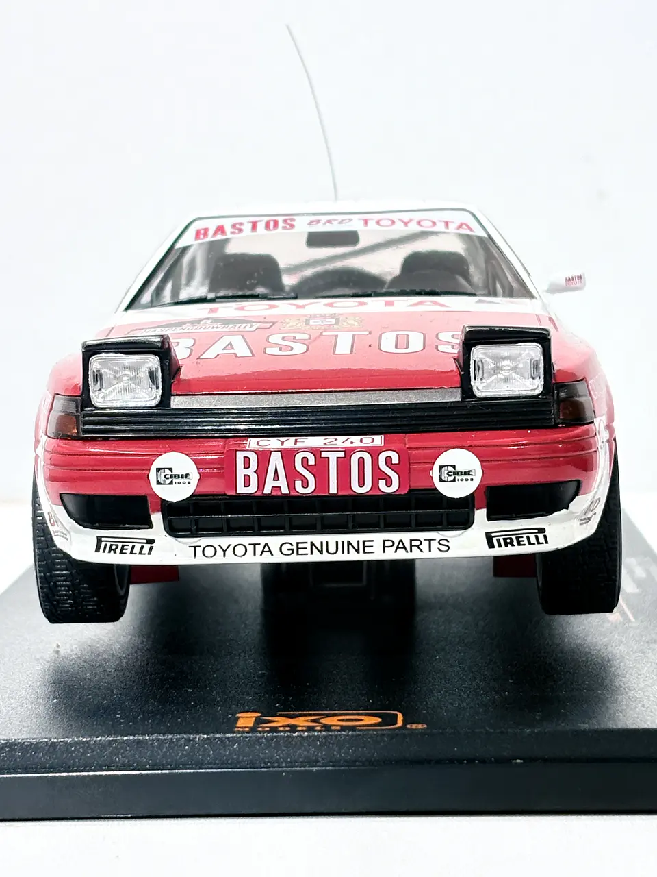 Auto Toyota Celica GT4 ST165 Rally 1990 | IXO Escala 1:18  4
