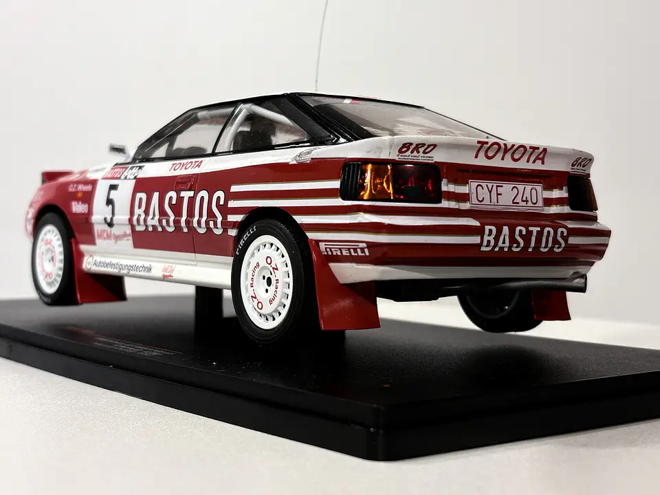 Auto Toyota Celica GT4 ST165 Rally 1990 | IXO Escala 1:18  8