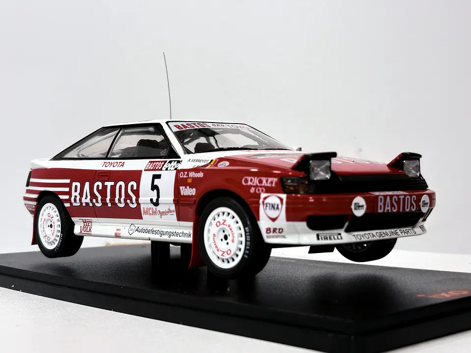 Auto Toyota Celica GT4 ST165 Rally 1990 | IXO Escala 1:18  10