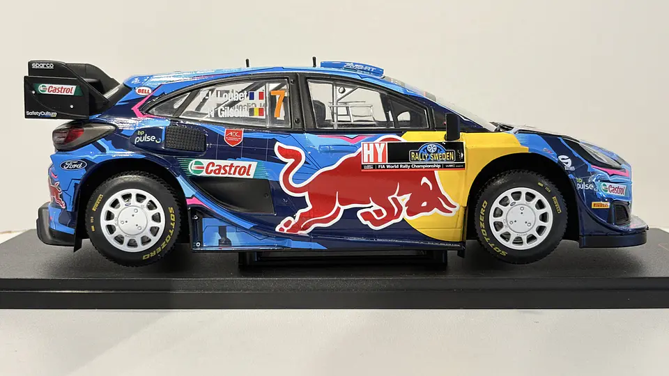 Auto Ford Puma (2023) Rally Suecia Loubet Gilsoul | Escala 1:18 IXO 4
