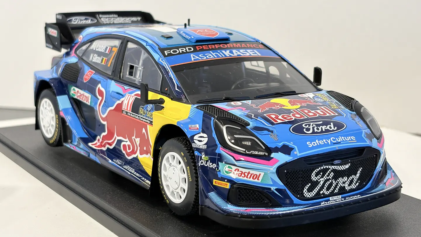 Auto Ford Puma (2023) Rally Suecia Loubet Gilsoul | Escala 1:18 IXO 3