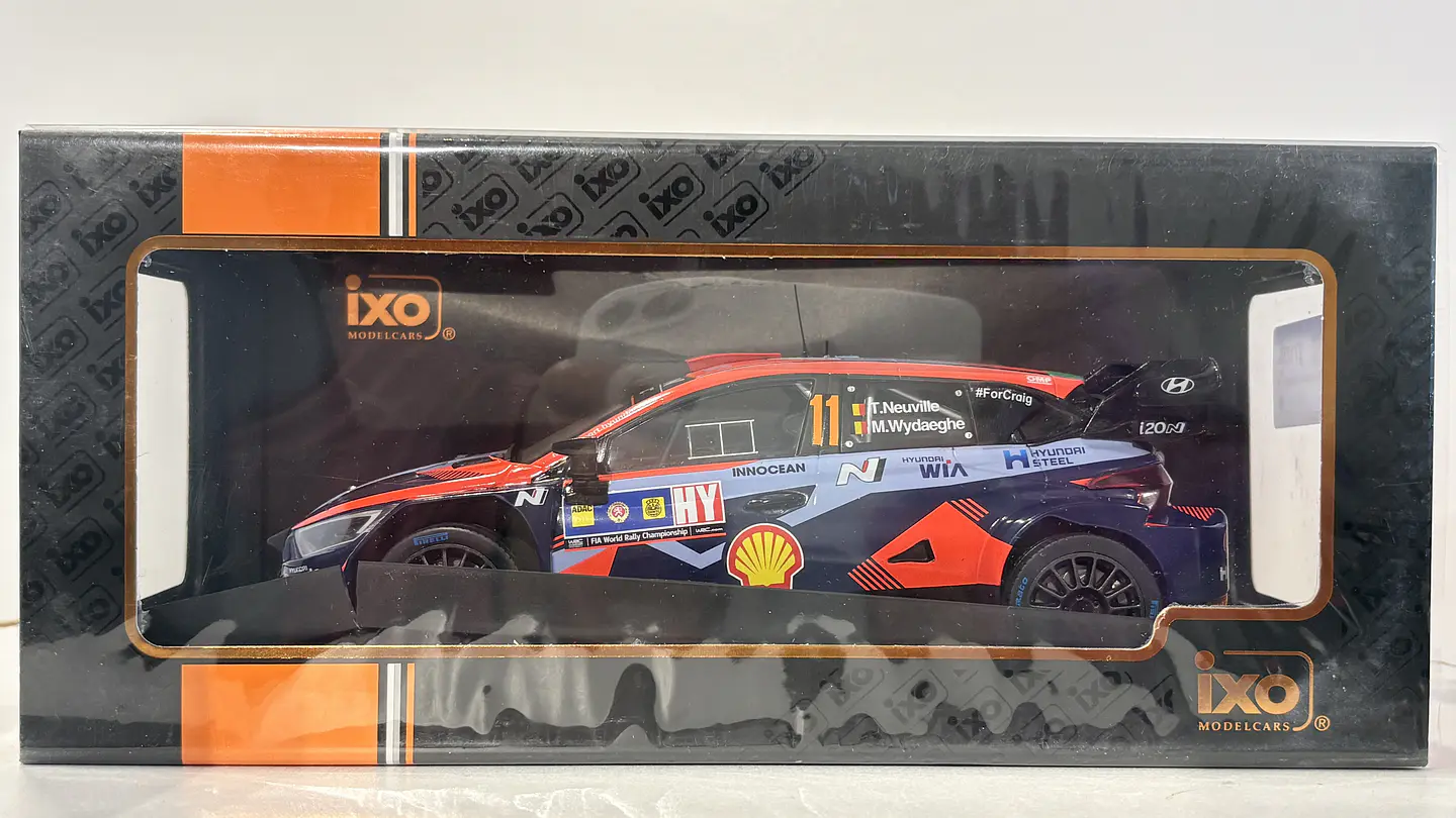 Auto Hyundai i20 N 2023 Rally1 Neuville | Escala 1:18 IXO 9