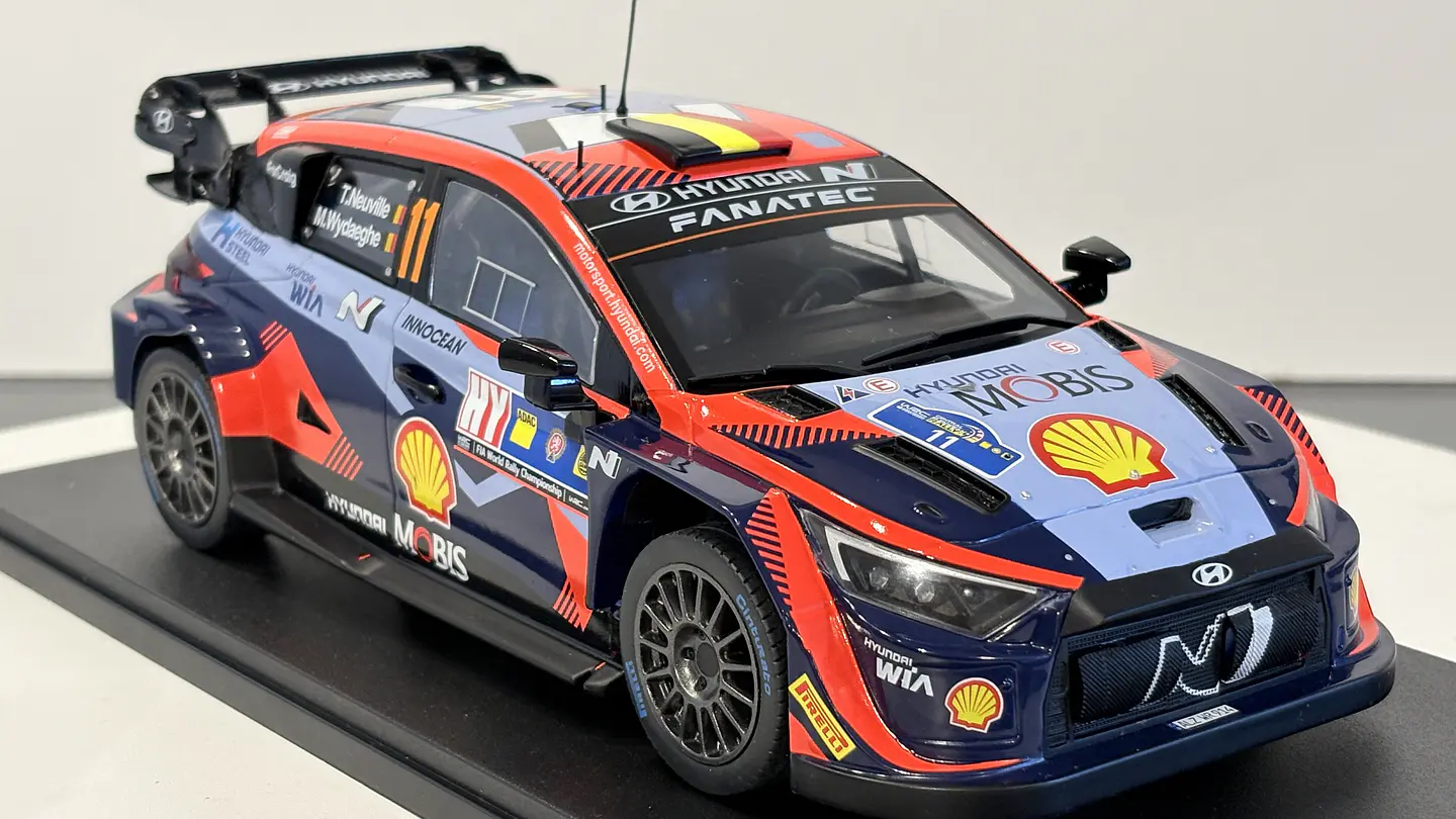 Auto Hyundai i20 N 2023 Rally1 Neuville | Escala 1:18 IXO 3