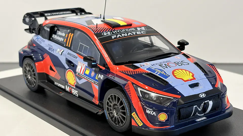 Auto Hyundai i20 N 2023 Rally1 Neuville | Escala 1:18 IXO 3