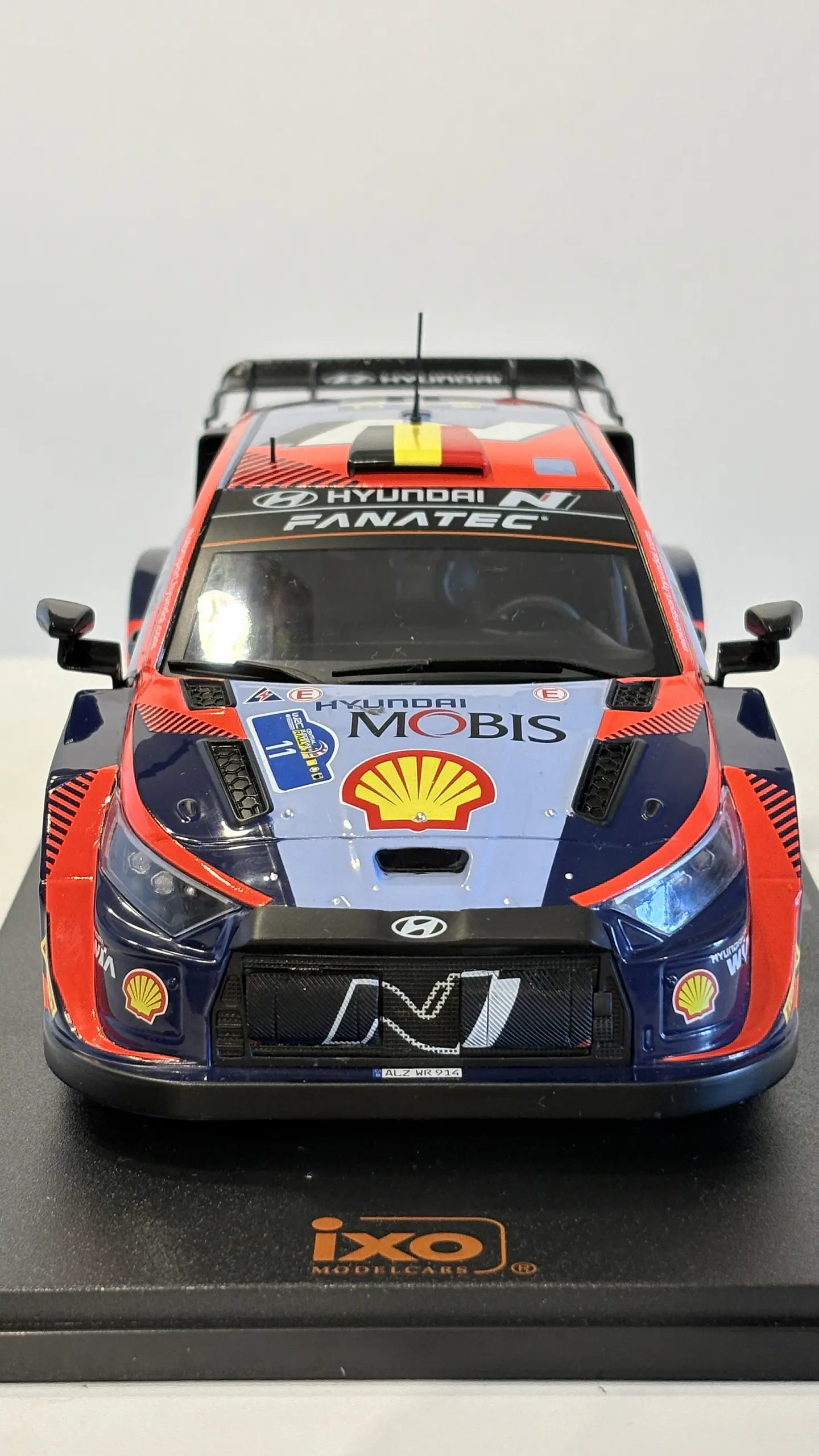 Auto Hyundai i20 N 2023 Rally1 Neuville | Escala 1:18 IXO 2