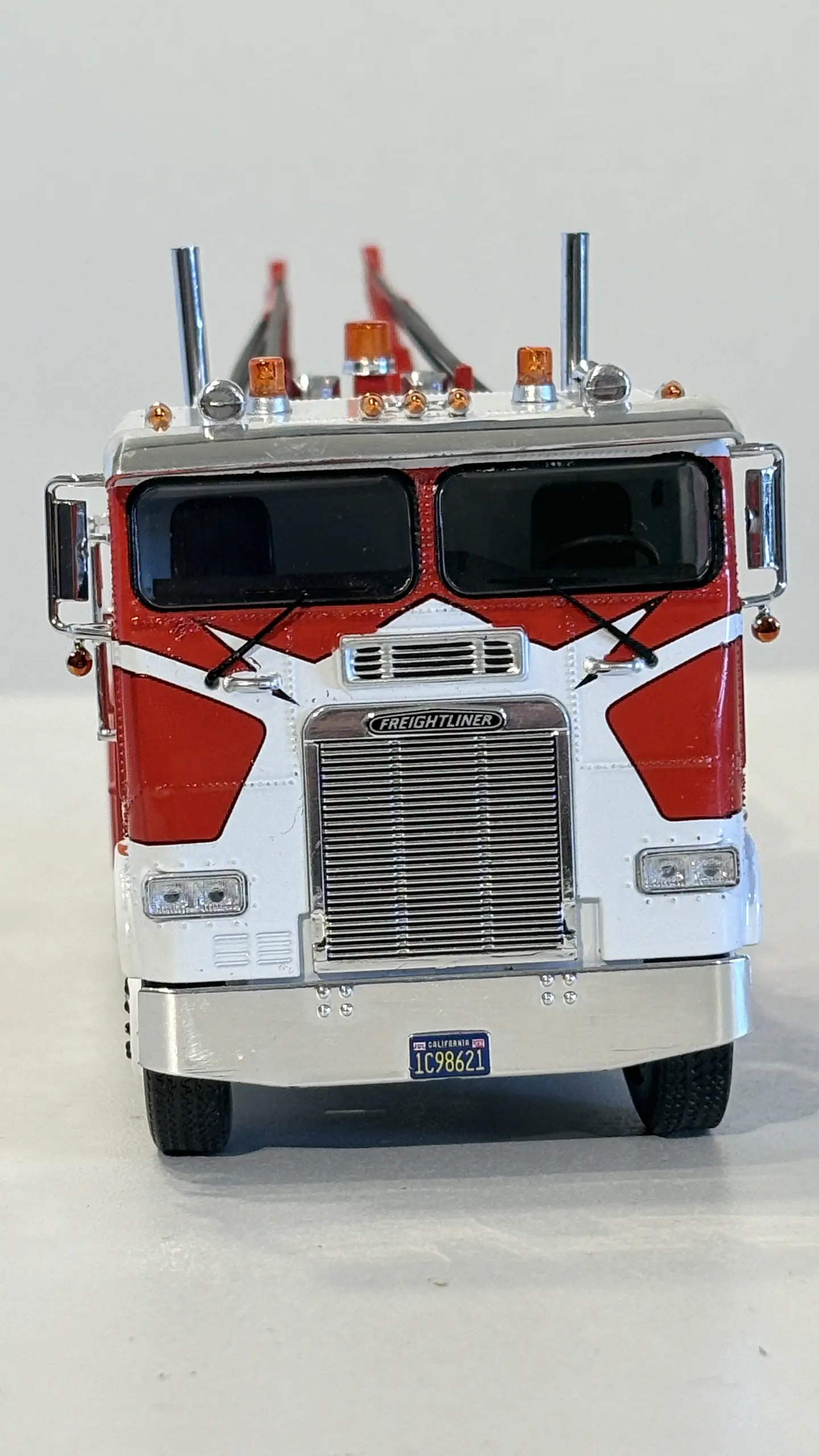 Camión Grúa Freightliner FLA 1987 | IXO América - Escala 1:43  2