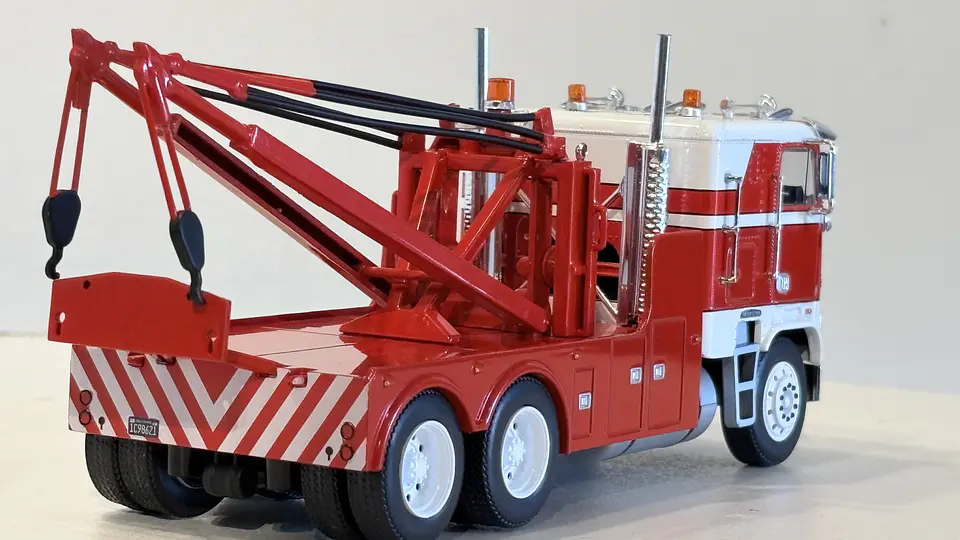 Camión Grúa Freightliner FLA 1987 | IXO América - Escala 1:43  7