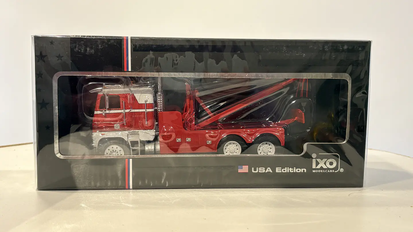 Camión Grúa Freightliner FLA 1987 | IXO América - Escala 1:43  10