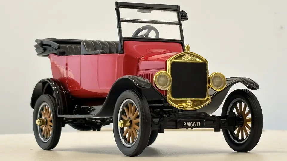 Ford Model T Touring 1925 Escala 1:24 MotorMax 4