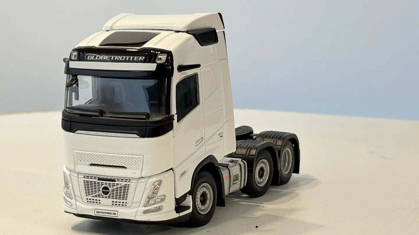 Camión Volvo FH Aero Globetrotter 6x2 | Escala 1:50 WSI Models 4