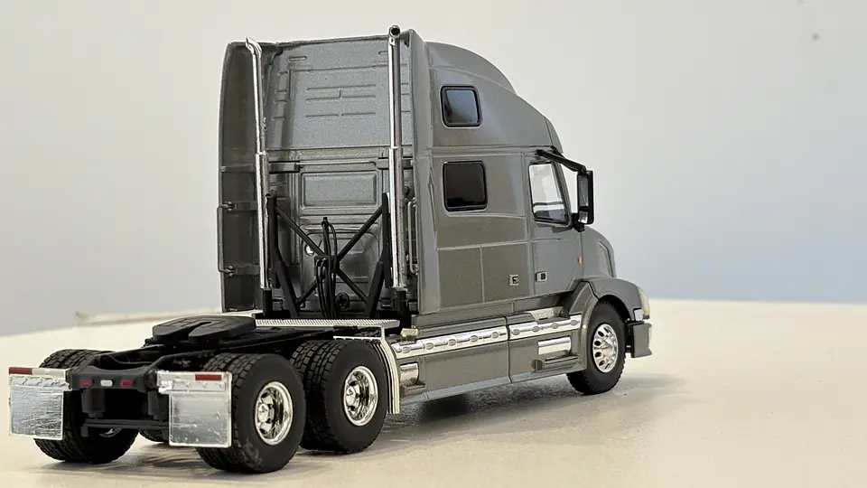 Camión Volvo VN 780 6x4 Escala 1:50 WSI Models 7