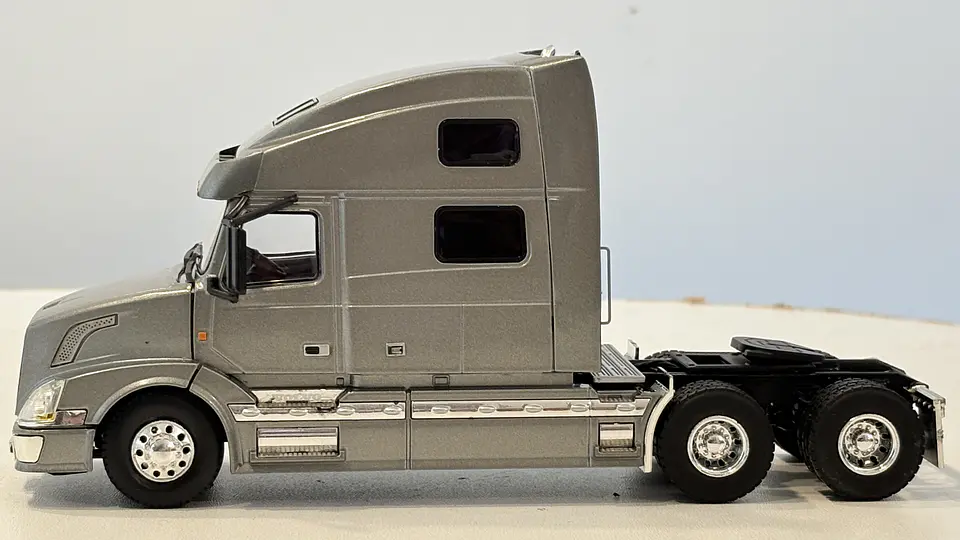 Camión Volvo VN 780 6x4 Escala 1:50 WSI Models 5