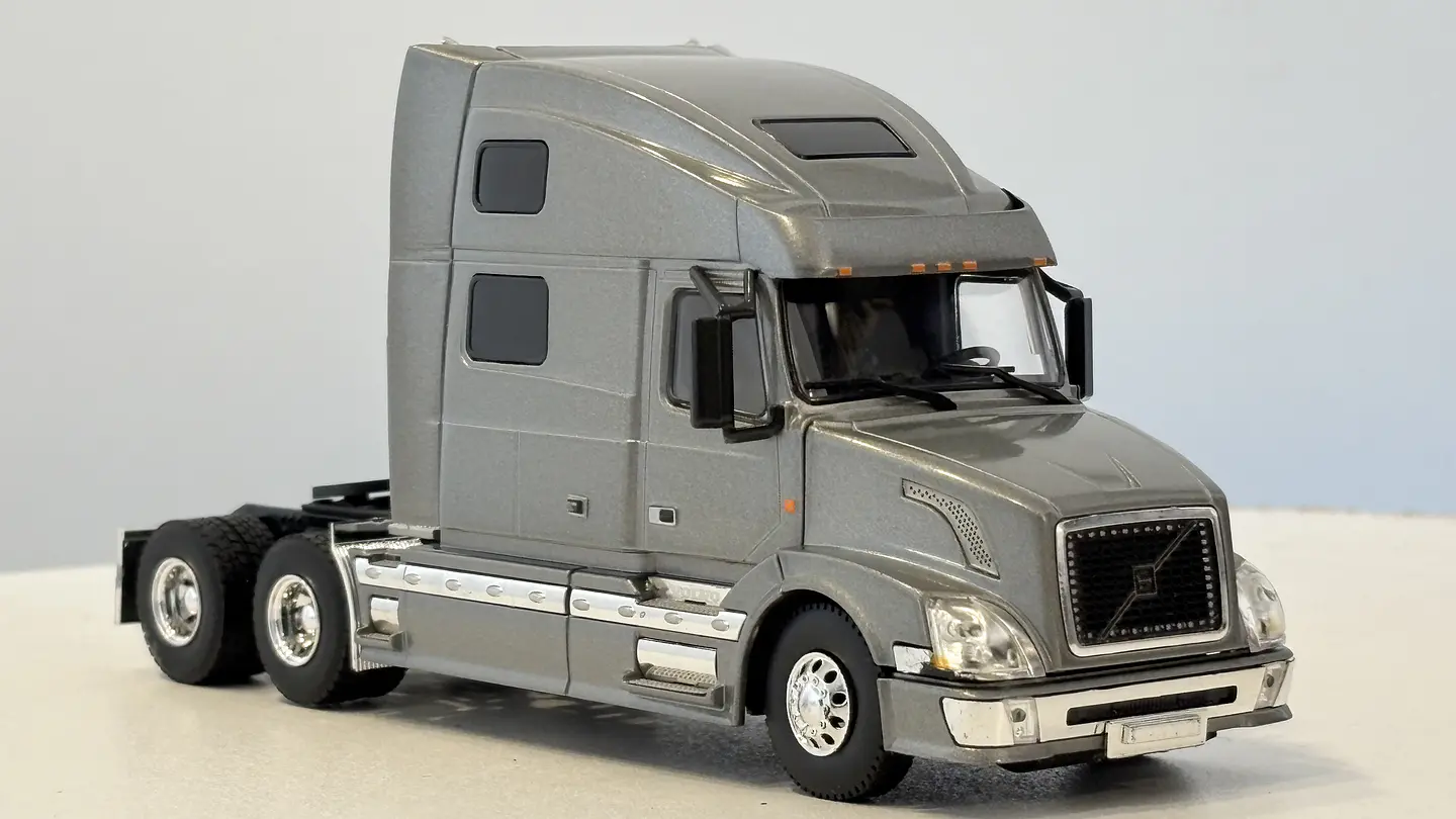 Camión Volvo VN 780 6x4 Escala 1:50 WSI Models 1