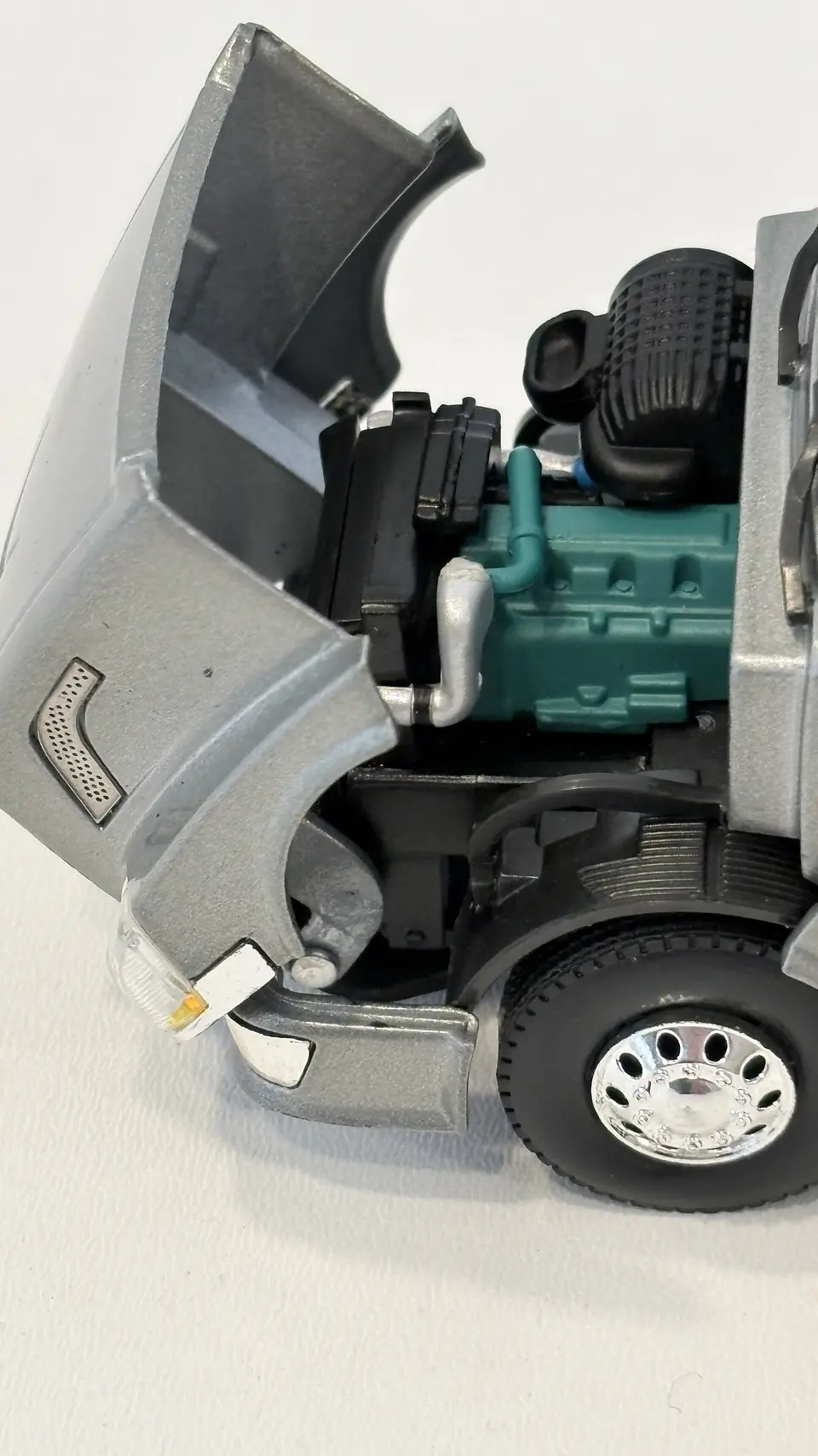 Camión Volvo VN 780 6x4 Escala 1:50 WSI Models 4