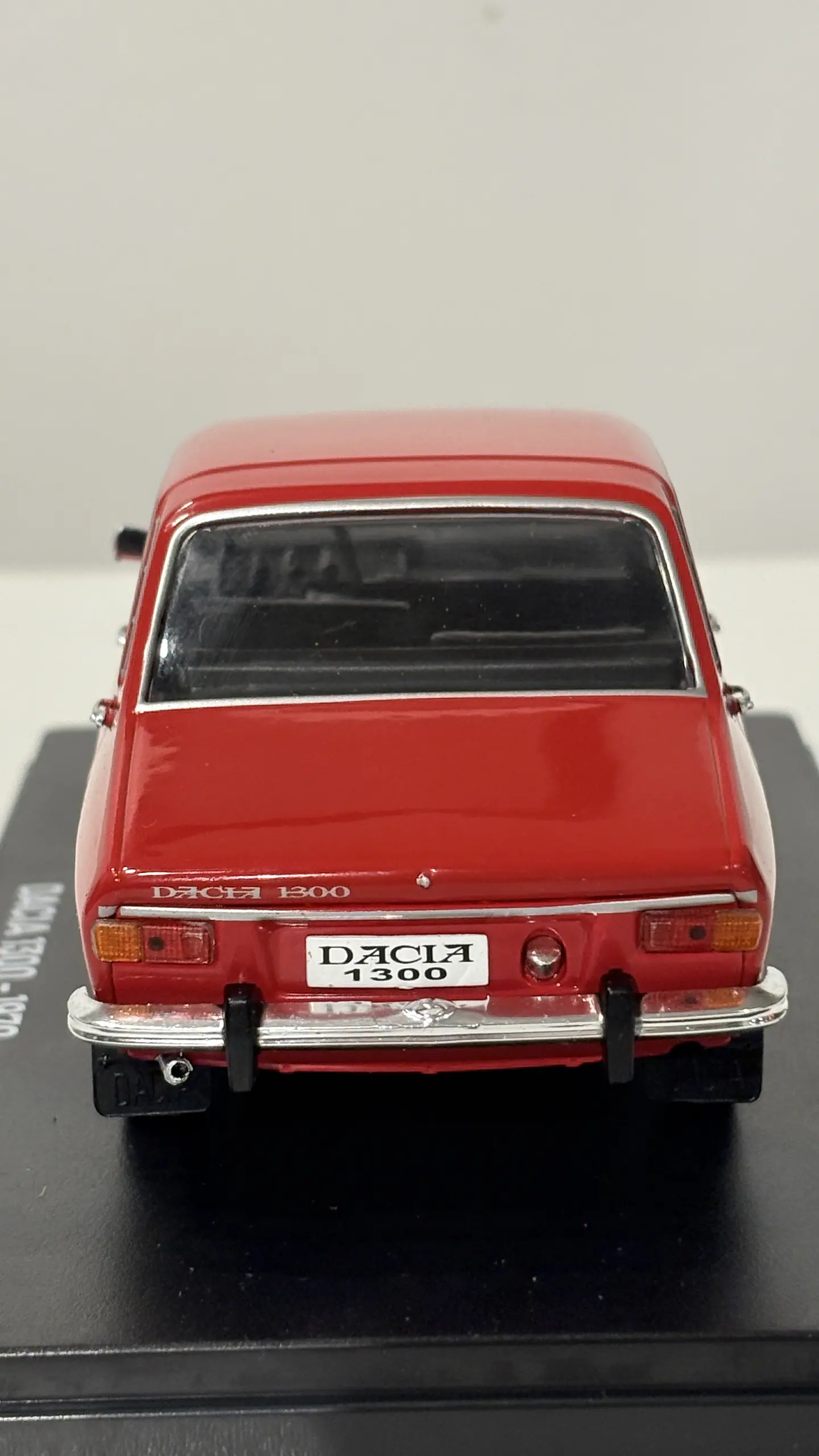 Auto Renault R12  (Dacia - 1300) 1970. Edicola 1:24 6
