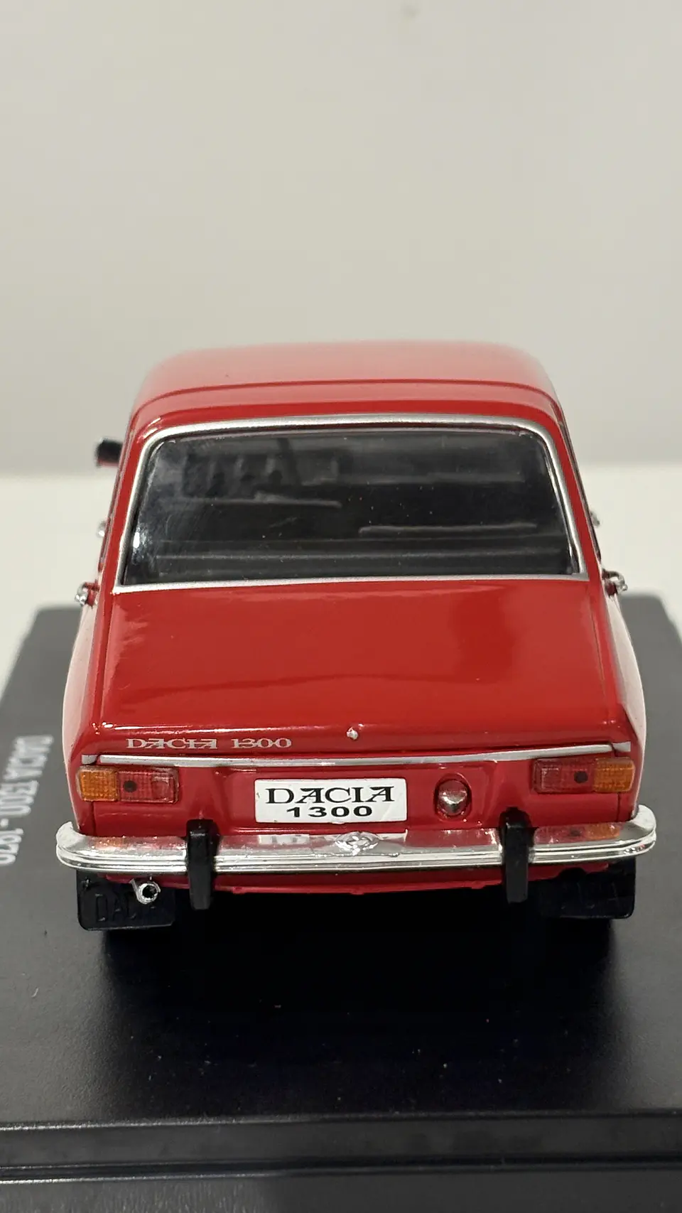 Auto Renault R12  (Dacia - 1300) 1970. Edicola 1:24 6