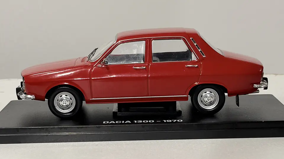 Auto Renault R12  (Dacia - 1300) 1970. Edicola 1:24 8