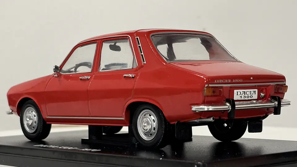 Auto Renault R12  (Dacia - 1300) 1970. Edicola 1:24 7