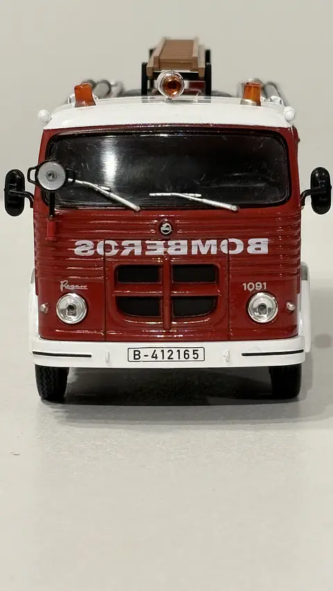 Camión de Bomberos Pegaso 1091/1 - España  1963 |  Edicola Magazine 1/43 