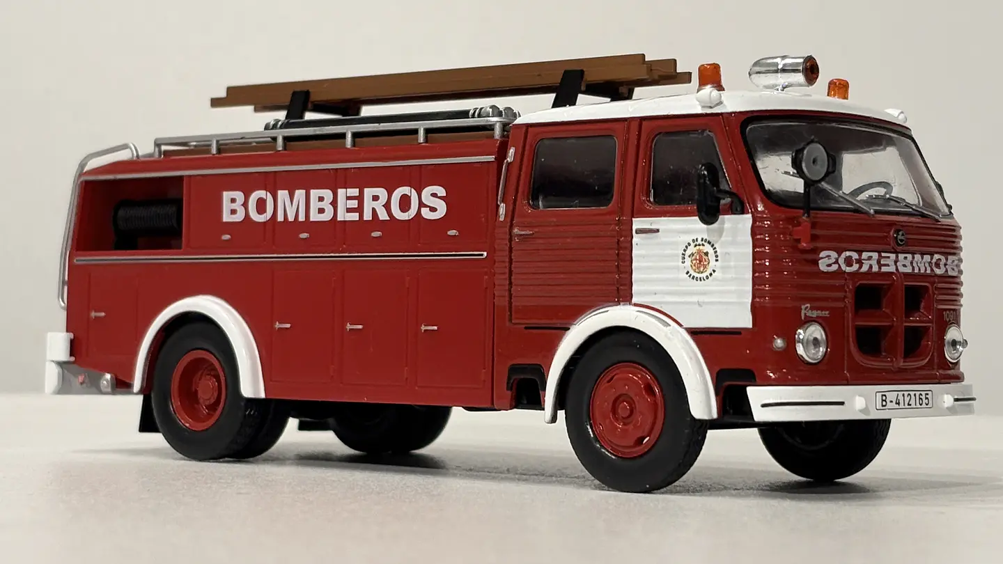Camión de Bomberos Pegaso 1091/1 - España  1963 |  Edicola Magazine 1/43  3
