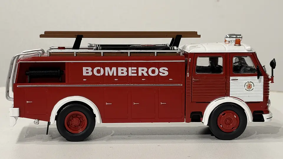 Camión de Bomberos Pegaso 1091/1 - España  1963 |  Edicola Magazine 1/43  4