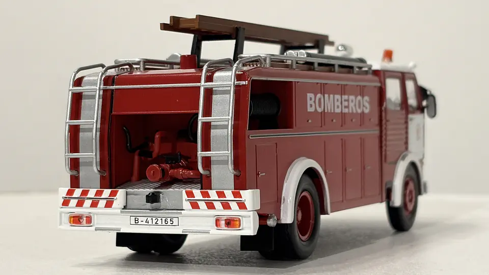 Camión de Bomberos Pegaso 1091/1 - España  1963 |  Edicola Magazine 1/43  5
