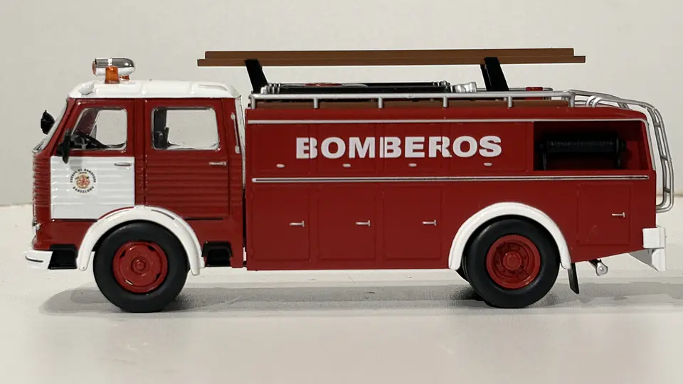 Camión de Bomberos Pegaso 1091/1 - España  1963 |  Edicola Magazine 1/43  7