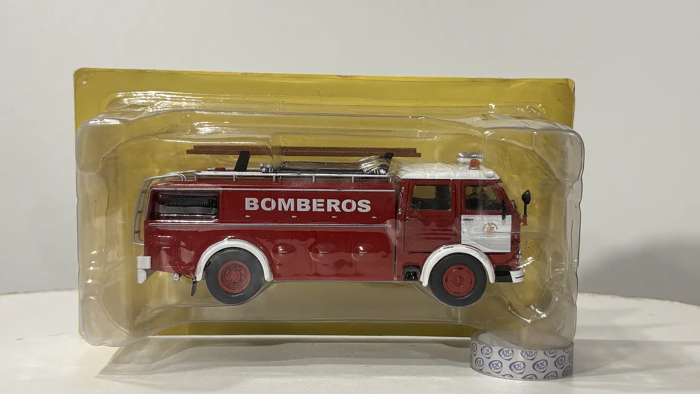 Camión de Bomberos Pegaso 1091/1 - España  1963 |  Edicola Magazine 1/43  9