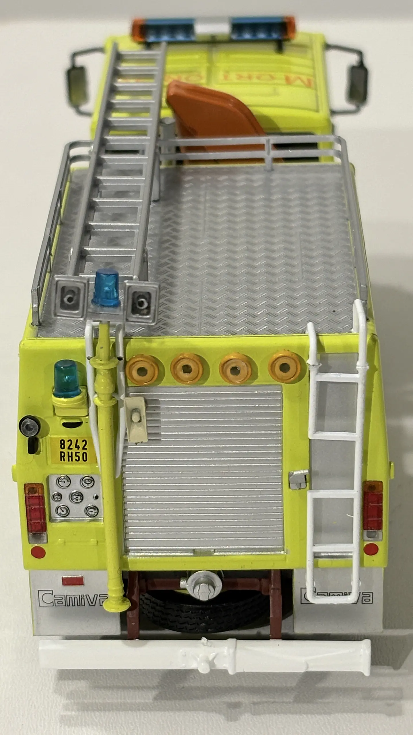 Camión de Bomberos Renault JP13 - Francia  1989 | Edicola Magazine 1/43  6