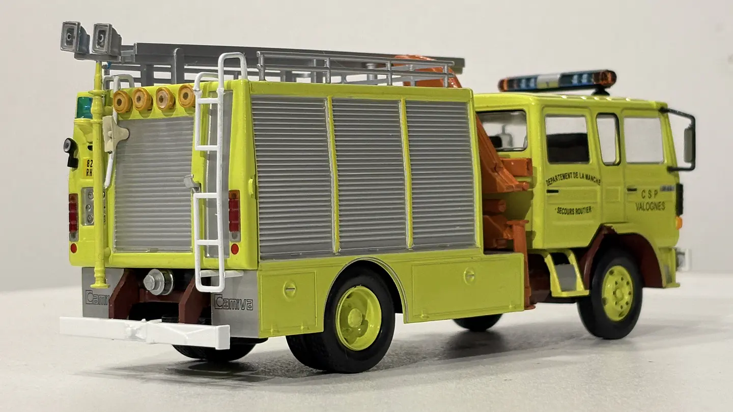 Camión de Bomberos Renault JP13 - Francia  1989 | Edicola Magazine 1/43  5