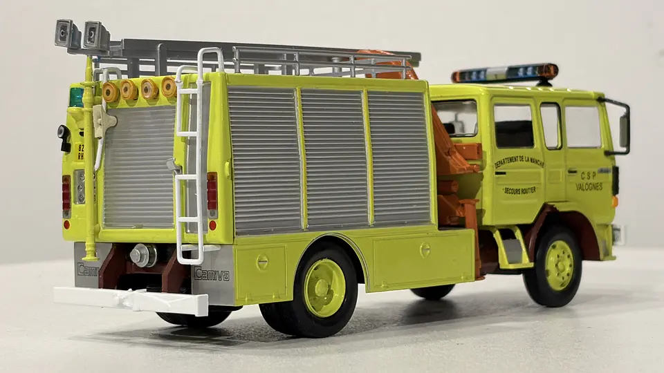 Camión de Bomberos Renault JP13 - Francia  1989 | Edicola Magazine 1/43  5