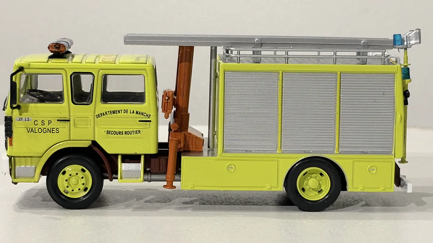 Camión de Bomberos Renault JP13 - Francia  1989 | Edicola Magazine 1/43  8