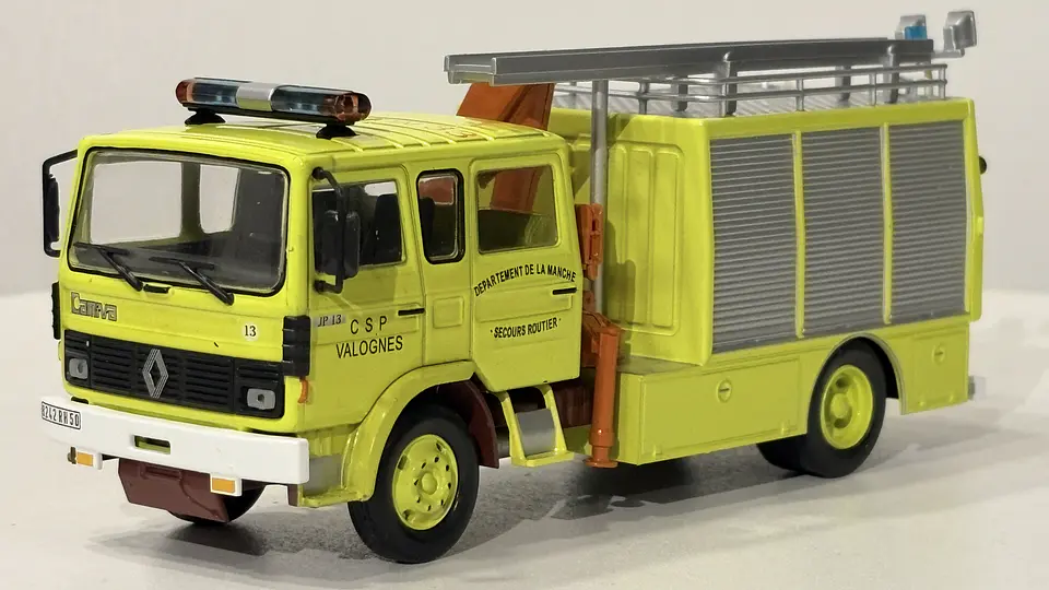 Camión de Bomberos Renault JP13 - Francia  1989 | Edicola Magazine 1/43  1