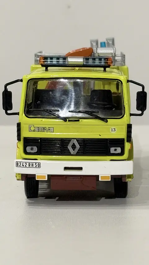 Camión de Bomberos Renault JP13 - Francia  1989 | Edicola Magazine 1/43 