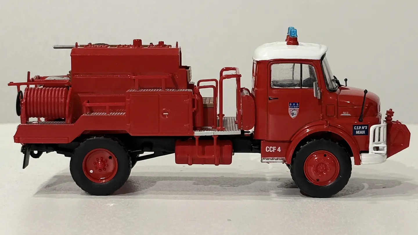 Camión de Bomberos Mercedes-Benz LAF 911 (1973) Edicola 1:43 4