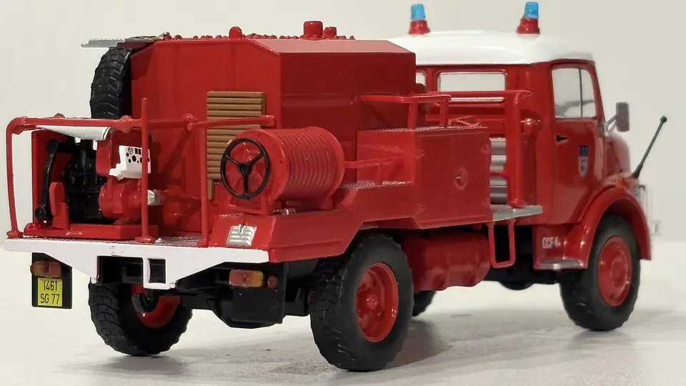 Camión de Bomberos Mercedes-Benz LAF 911 (1973) Edicola 1:43 5