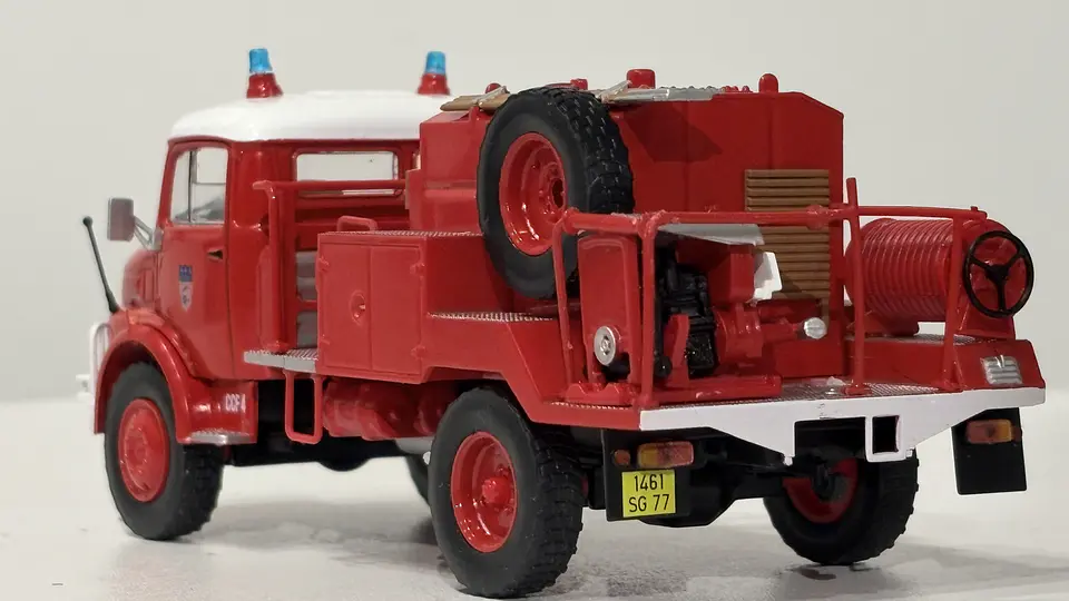 Camión de Bomberos Mercedes-Benz LAF 911 (1973) Edicola 1:43 7
