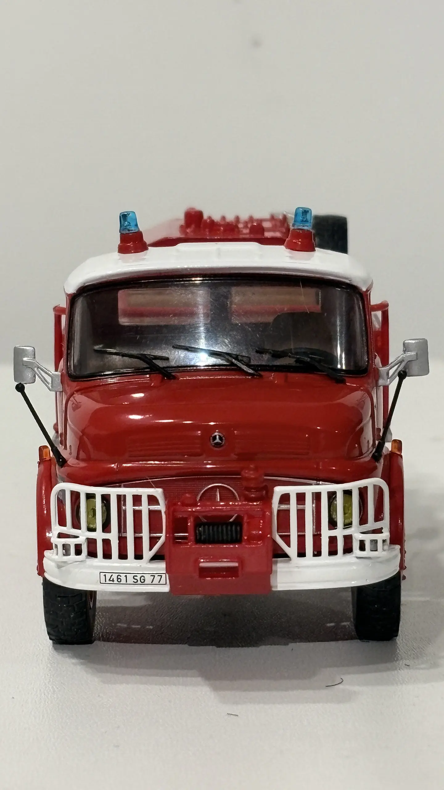 Camión de Bomberos Mercedes-Benz LAF 911 (1973) Edicola 1:43 2