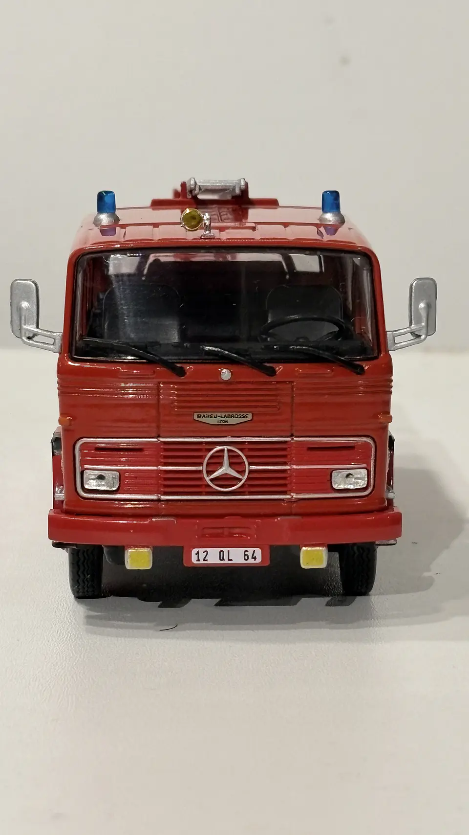 Camión de Bomberos Mercedes LP 1113 (1975) Edicola 1:43 2