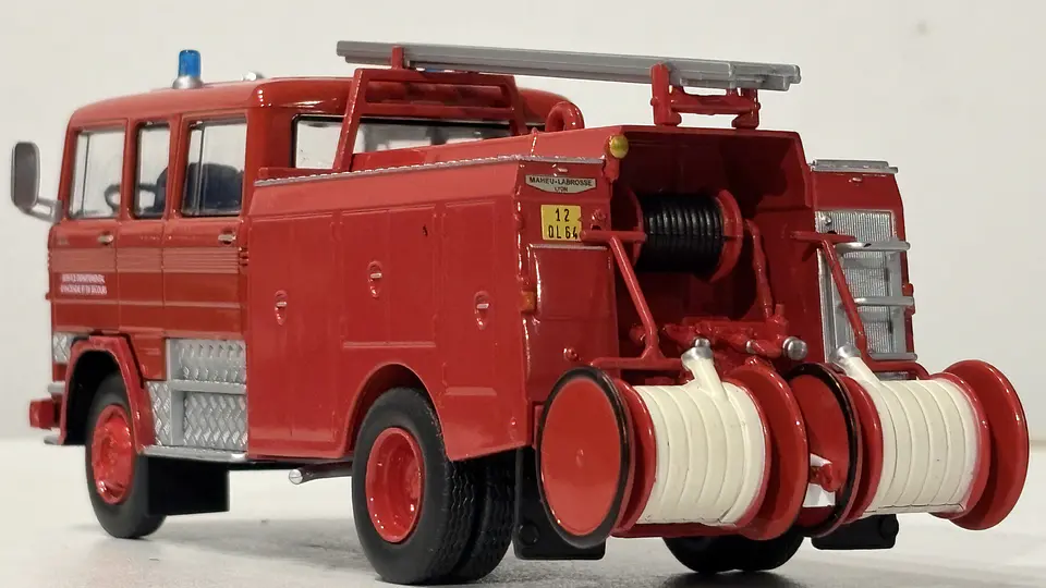 Camión de Bomberos Mercedes LP 1113 (1975) Edicola 1:43 7