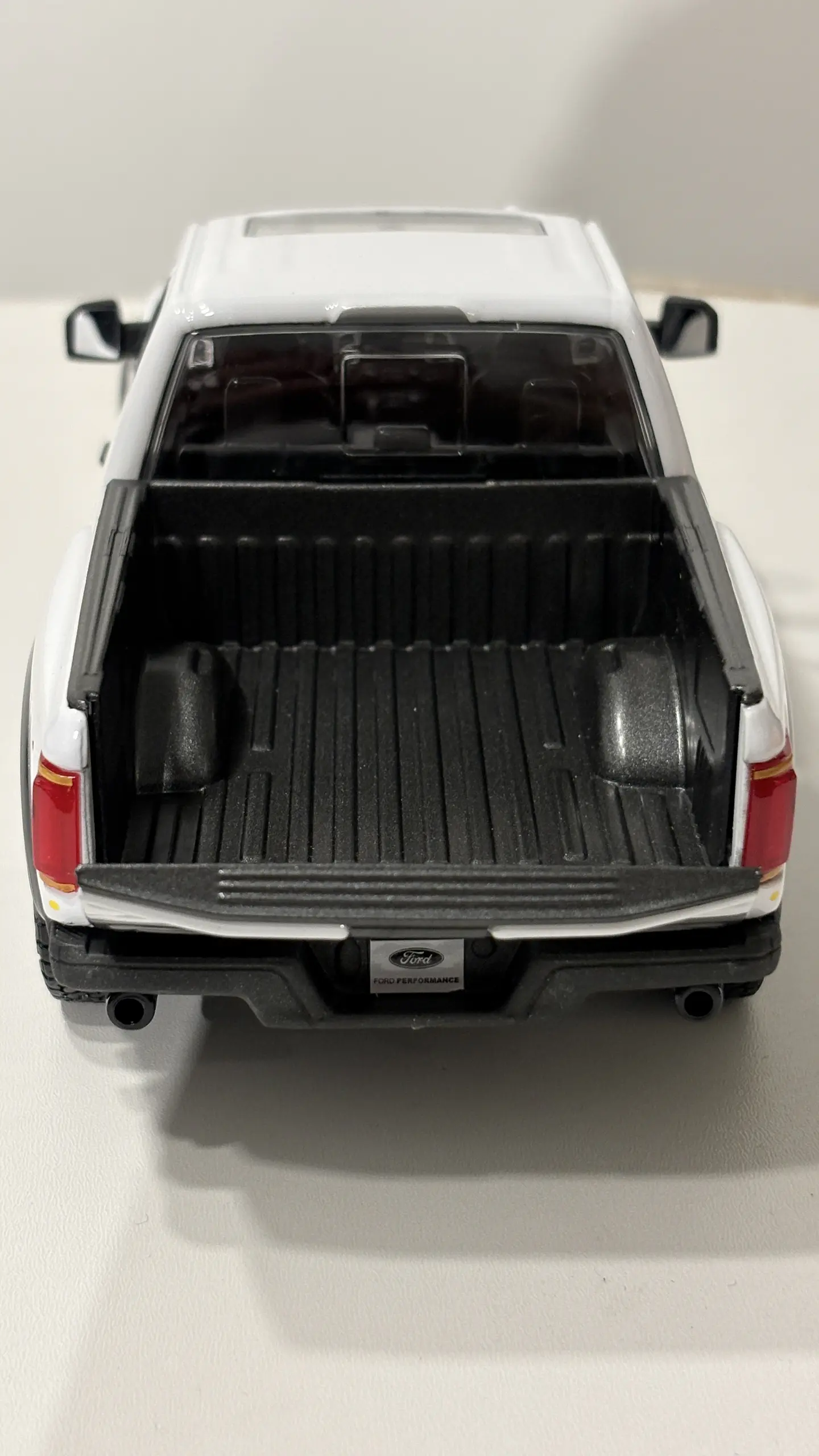 Camioneta Ford F-150 Raptor 2017 | Maisto 1:24  8