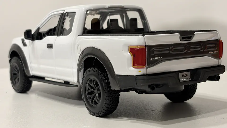 Camioneta Ford F-150 Raptor 2017 | Maisto 1:24  9