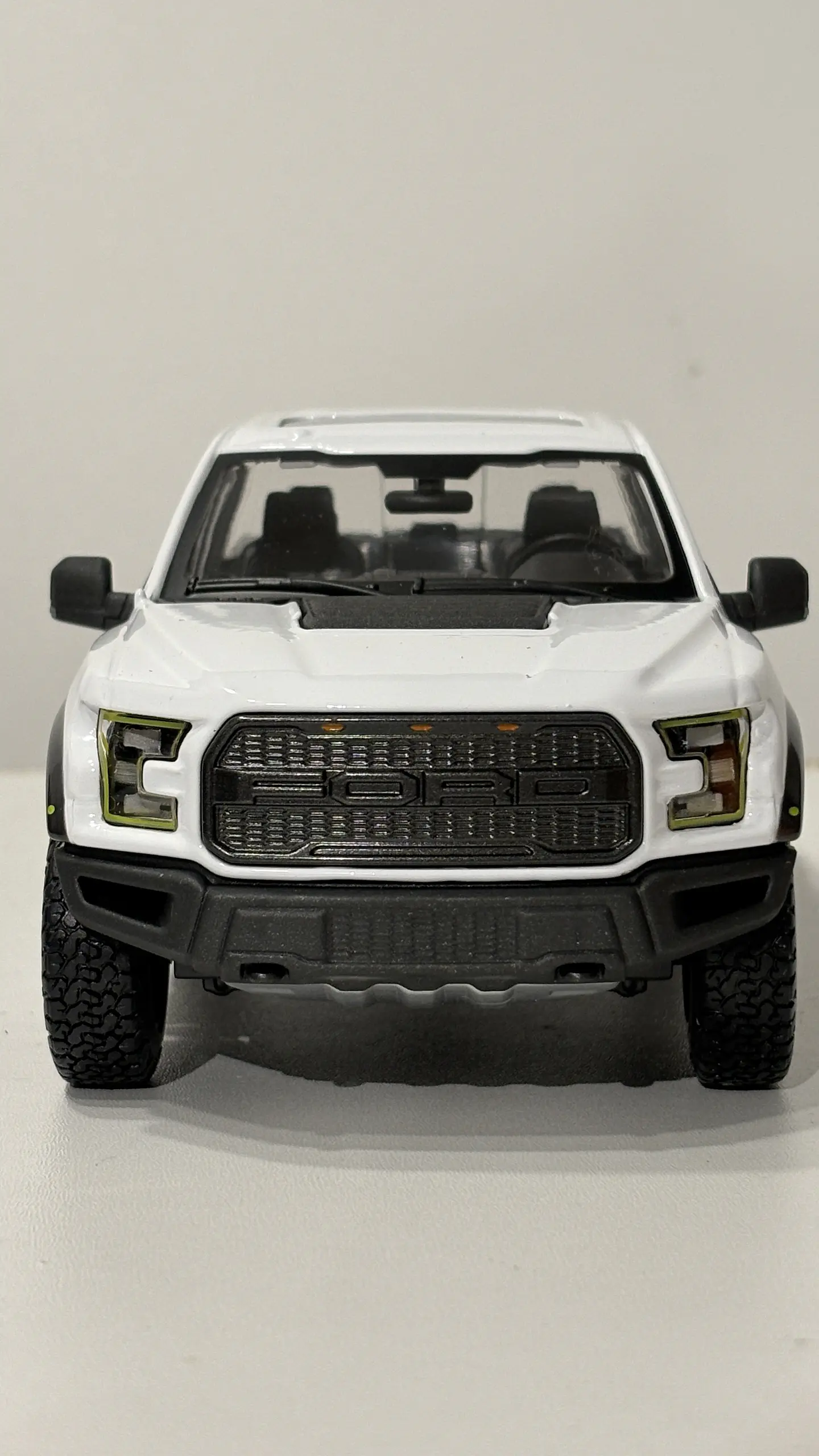 Camioneta Ford F-150 Raptor 2017 | Maisto 1:24  2