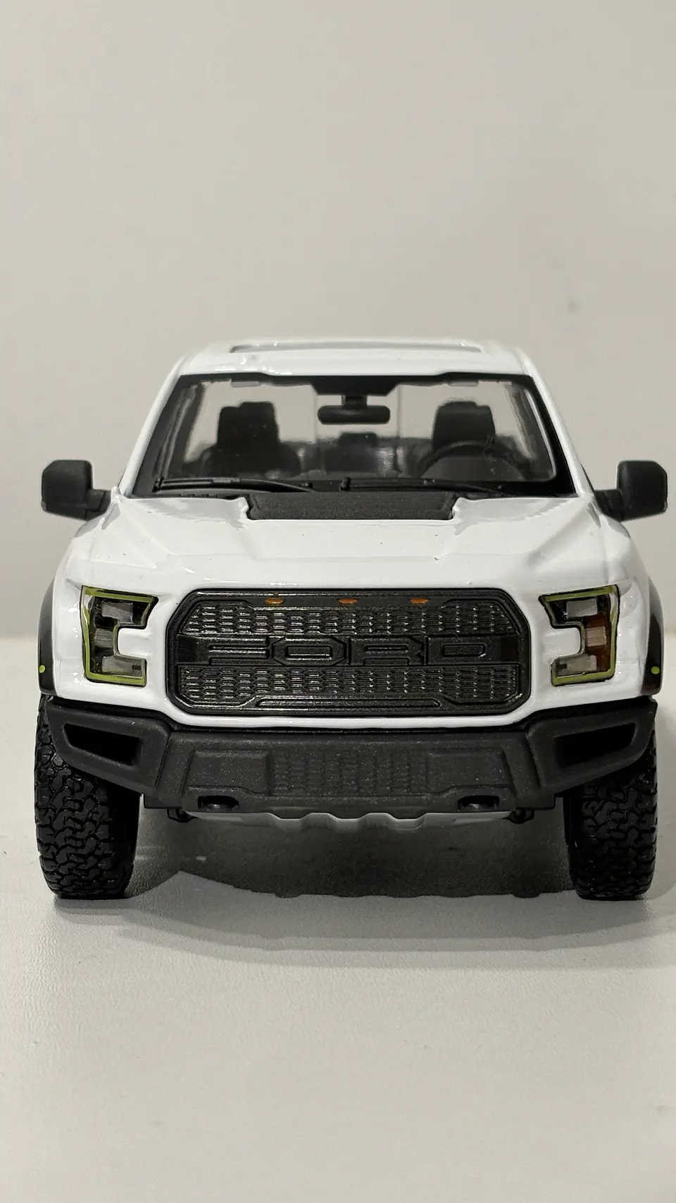 Camioneta Ford F-150 Raptor 2017 | Maisto 1:24  2